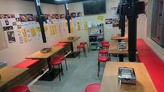 お席のご予約は承っております！様々な飲み会シーンやお食事にご対応致します♪店内に広がるお肉の香りが食欲を増します！いつもとは違った空間でのお食事をお愉しみくださいませ！