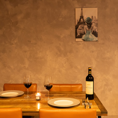 一夜限りのプライベート・ビストロ。お洒落な癒し空間で、シェフのこだわりが光る一皿と、選び抜かれたワインが語り合いを彩る。貸し切りで叶える、至福の時間をぜひご堪能下さい♪