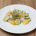 料理メニュー写真&nbsp;炙りタコと夏スズキのカルパッチョ　～酢橘と甘夏みかんのソース～