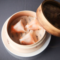 料理メニュー写真 エビチリ　金魚型蒸餃子