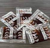 お持ち帰りの餃子のタレは独自のブレンドでラー油も少し入っています。