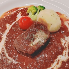 鹿肉の赤ワイン煮込みの写真