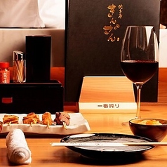 焼き鳥の美味しさを引き立てる、選りすぐりの一杯