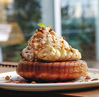 大人気のパンケーキはカリッふわっ食感♪