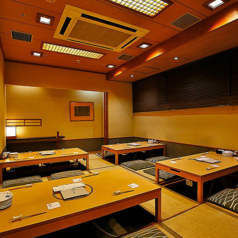 ご友人同士の集まりやご家族での会食にぴったりです◎足を伸ばして寛げるため、ご年配の方やお子様連れのお客様も安心してお過ごしいただけます。趣ある上質な空間で、四季折々の京料理を囲みながら和やかな時間をお楽しみください♪