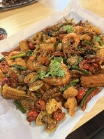 当店のおすすめ！麻辣味の骨なし焼き魚や手作りの点心♪