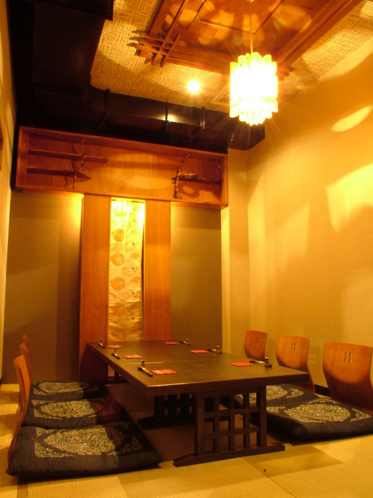 【2名様から団体&宴会】呼子の活イカ姿造り！五島のゴマサバ！もつ鍋！など『九州名物』を食べ尽くす