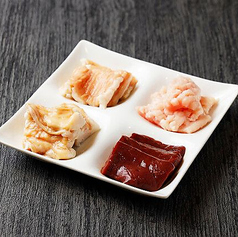 牛ホルモン全部盛り合わせ