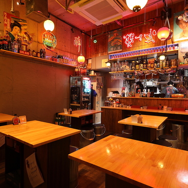 焚き火 酒と藁焼きとわたし 地下店の雰囲気1