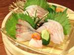 店長自ら仕入れた厳選鮮魚盛りを低価格で提供。季節にとれる魚を食べてみて