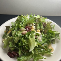 地物レタスと4種豆のグリーンサラダ　赤ワインビネガー使用自家製ドレッシング