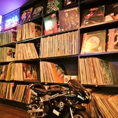 《店内BGMもリクエストOK!!》2000枚以上のレコードの中からリクエストにお応え♪70～80年代のR＆B、ソウルミュージックを中心におかけします！