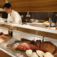 ネタケースには毎日全国各地から仕入れた新自慢の鮮魚介がずらり！