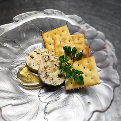 ドライフルーツとナッツのチーズクラッカー