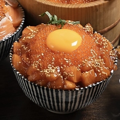 サーモンユッケ丼