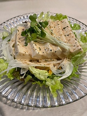 豆腐のせ胡麻サラダ