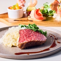 店内で丁寧に仕込んだ赤身肉のローストビーフ