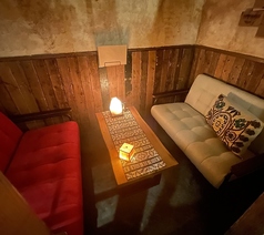 ２名から４名様までゆったり出来る半個室です。