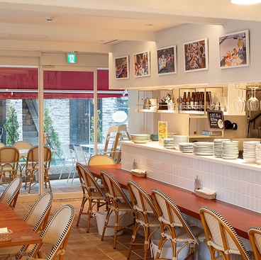 Pelican Moon ペリカンムーン Caffe & Dining Bar 一之江店の雰囲気1