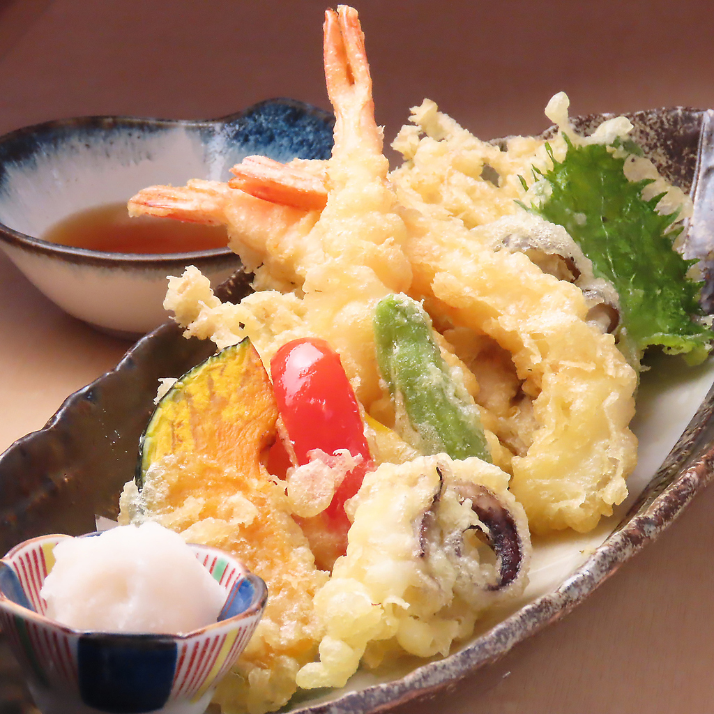 自慢の食材を使用した絶品料理をご友人やご家族と是非ご賞味ください！