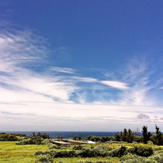 1階と2階にそれぞれテラス席完備!天気が良い時は離島を眺める事が出来ます♪