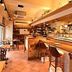 歓送迎会やパーティーに◎ 立食形式で最大50名様までご利用いただけます。会社のご宴会や結婚式の二次会にも最適です。