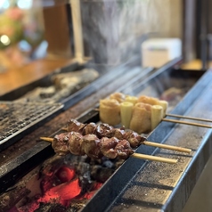 旨味を逃さず焼き上げる！備長炭で仕上げる串焼き