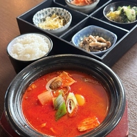 ナムルやのご飯が食べ放題のお得なランチ！