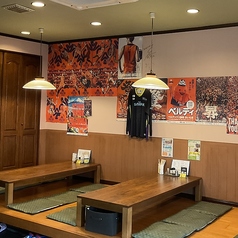 【リラックスできるお座敷席】腰を据えて飲みたい時にもおすすめのお座敷席。居心地が良く親しい方々とお寛ぎいただけます◎