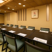 岐阜城を望む清流長良川のほとりに佇む当ホテルならではの、四季を楽しめる絶景ロケーション。春の桜、夏の新緑、秋の紅葉、冬の静かな川景色など、訪れるたびに違った表情をお楽しみいただけます。特別な記念日のお食事や、遠方のお客様をおもてなしする場としても大変ご好評です。