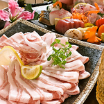 沖縄ならではの「アグー豚のしゃぶしゃぶ」をぜひ一度☆口の中で良質な脂がサッと溶けてまろやか♪