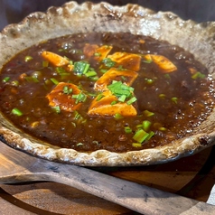 【自家製ラー油が香る、熱々旨辛の本格麻婆豆腐】自家製麻婆豆腐920円(税込)の写真