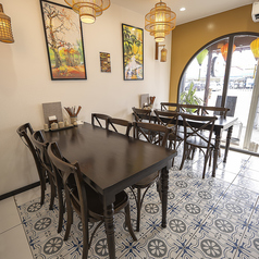 1Fテーブル席：2名×2、6名×2　/2Fテーブル：4名×5