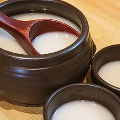 マッコリや厳選ボトルワインで特別な焼肉体験を♪