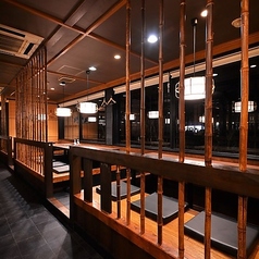 靴を脱いでゆったりとお寛ぎいただけます。