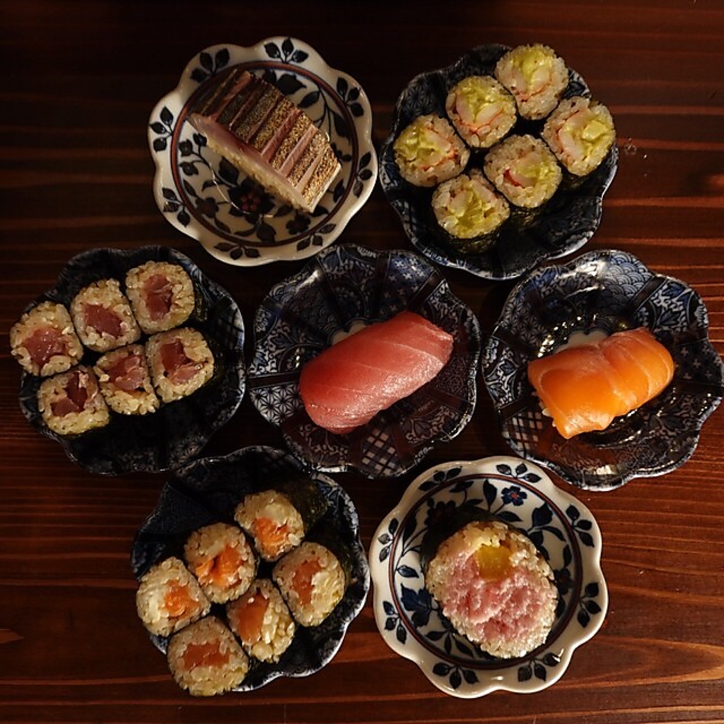 お寿司は100円(税込)～、日本酒は330円(税込)～リーズナブルに提供！0次会にもイチオシ☆