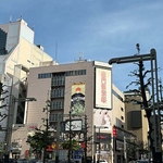 駅近にあるオークラビル2階で営業しております。