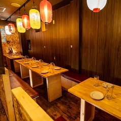 貸切もOK♪歓送迎会などの会社宴会や、大人数でのご旅行のお食事など、幅広くご利用いただけます。開放的で広々とした店内のためリラックスしてお過ごし頂けます。