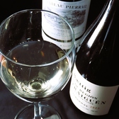 【キレのよい白と馬肉料理】名物のしゃぶしゃぶやすき焼きをより一層引き立てる白ワイン。