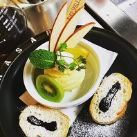 お酒とケーキ、どちらも主役