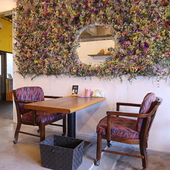 窓側2名掛けテーブル席