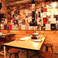 ゆったりとしたテーブル席をご用意しております。落ち着いた雰囲気の中で、ゆっくりとお食事をお楽しみいただけます。ご家族やご友人とのお食事に最適です。