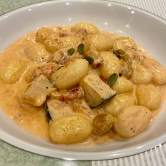 ウニと南瓜のトマトクリームニョッキ