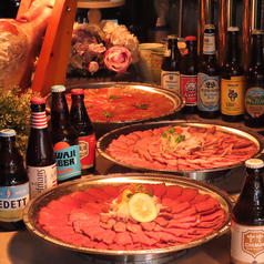 1番人気【お肉5種付コース】約100種食べ飲み放題！