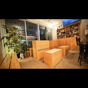 CAFE&BAR KAMINARI カミナリの雰囲気1