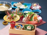 厳選したかにと旬素材を散りばめた会席