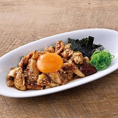 炙り鶏皮ユッケ