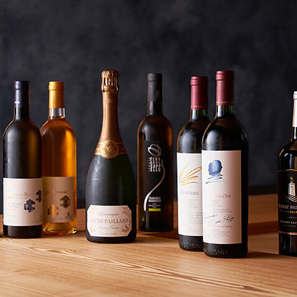 厳選されたワインも豊富にございますので、一皿ごとのマリアージュを気軽にお楽しみいただけます。