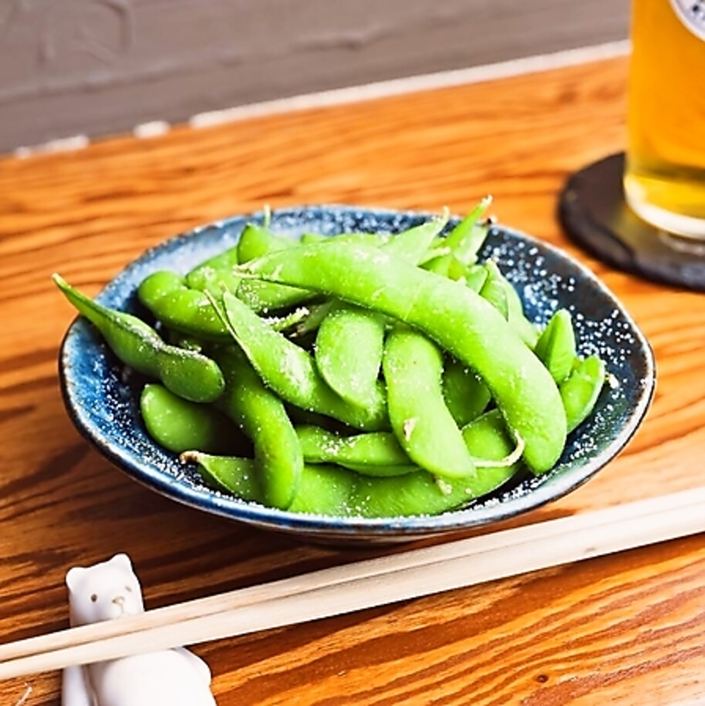 ビールで茹でることで甘さと旨みを引き出した「ビア豆」など、ビール屋ならではのおつまみがおすすめ
