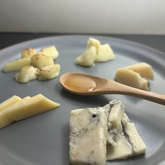 おまかせチーズ盛り合わせ(5種)